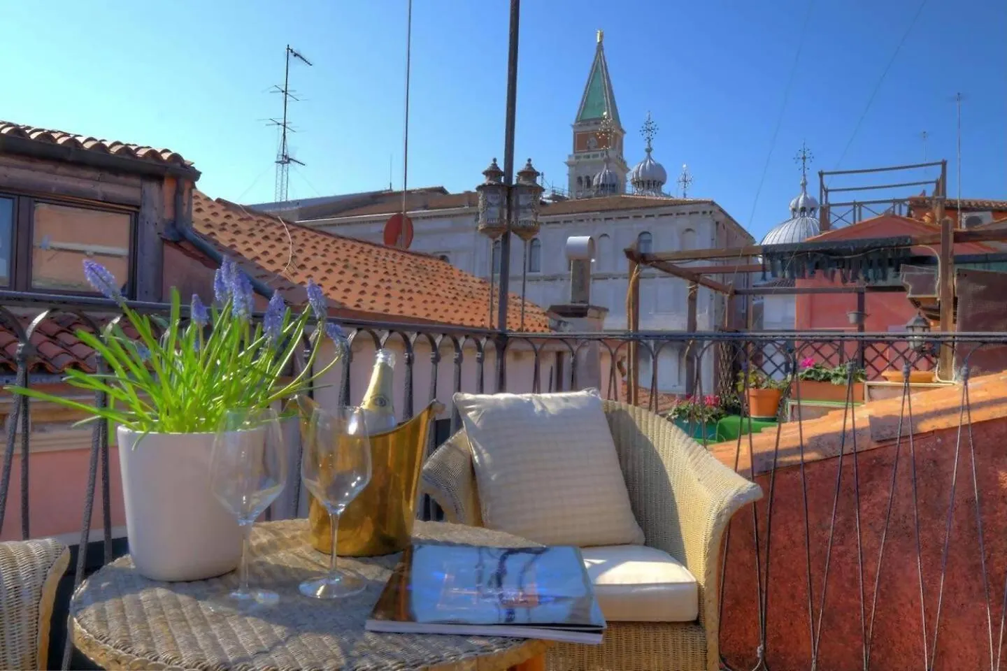 Campanile Alla Canonica Design House Venecia
